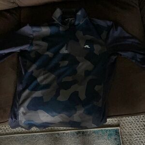 Medium navy J. Lindeberg quarter zip